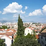 Panorama Apartment *